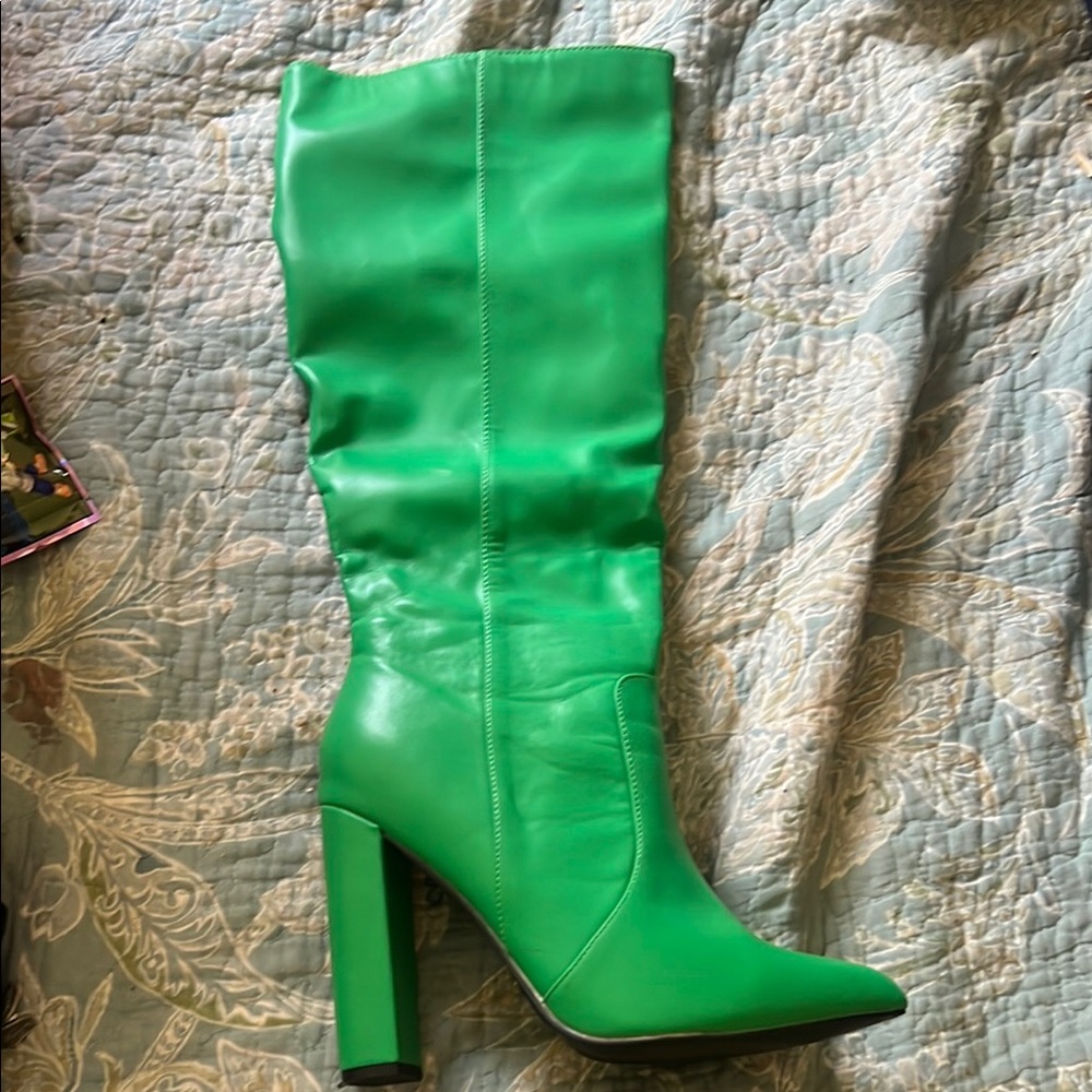 PrettyLittleThing Vibrant Green Heeled Boots